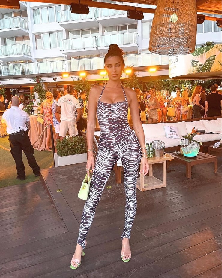 Nicole Williams English