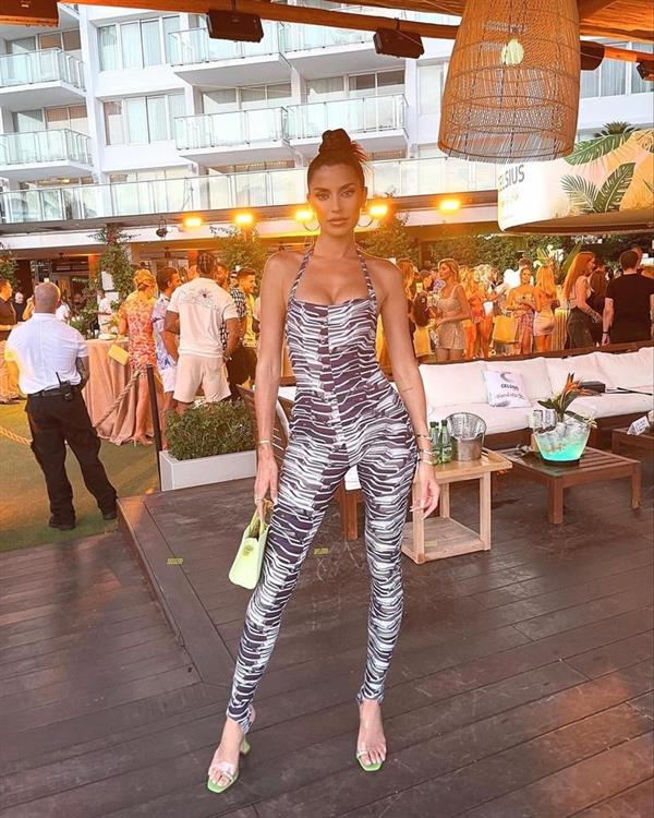 Nicole Williams English