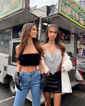 Elisha & Renee Herbert - Cowgirls
