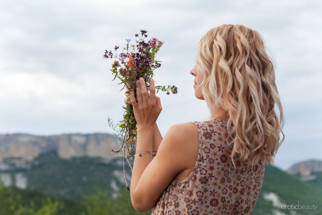 Presenting Claire Shelty