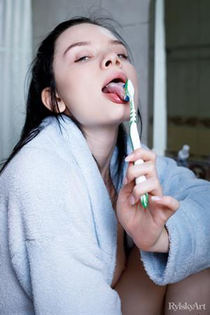 Ariana Mun Nude Pictures Casameu