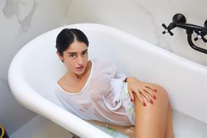 Ara Mix Nude Pictures Wet Heat