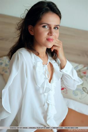 Vanessa Shy Nude Pictures Coquetting