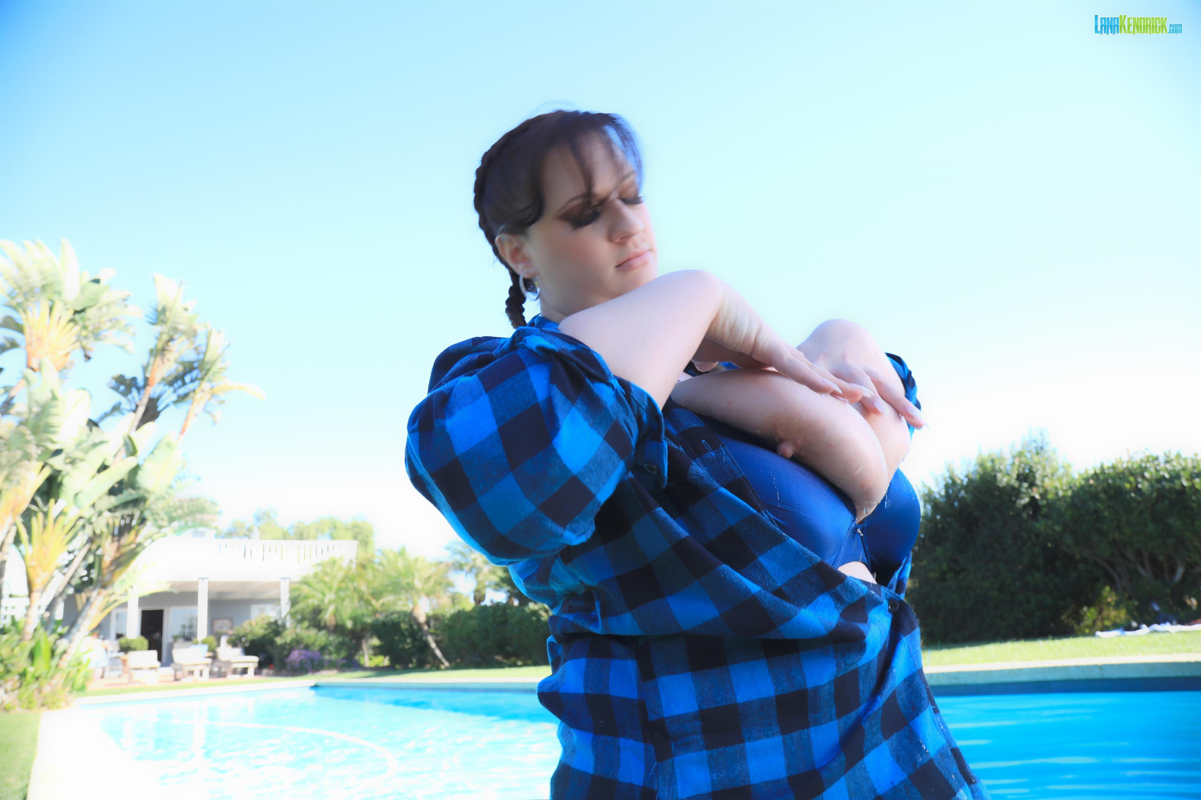 Lana Kendrick - Poolside Plaid BTS Set 3