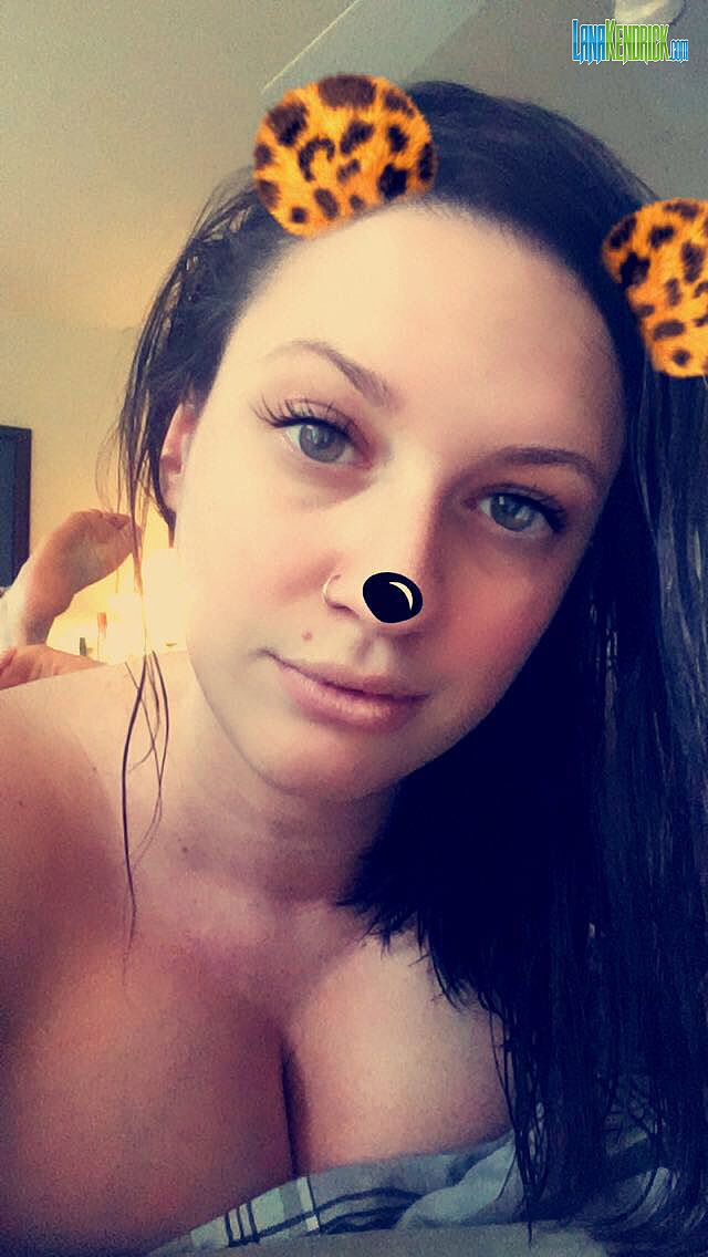 Lana-Kendrick-BTSdiarypics-set-2