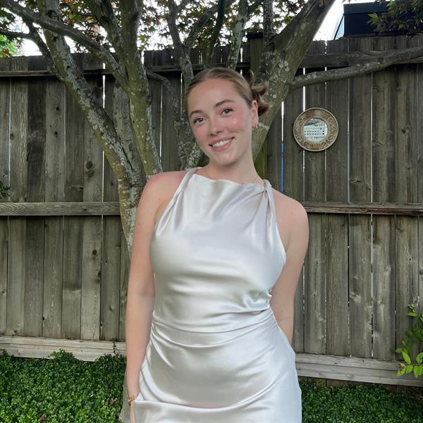 hot babe shaped babe for public use