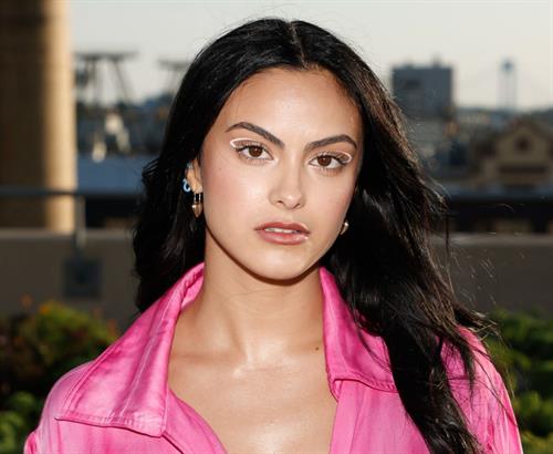 Camila Mendes
