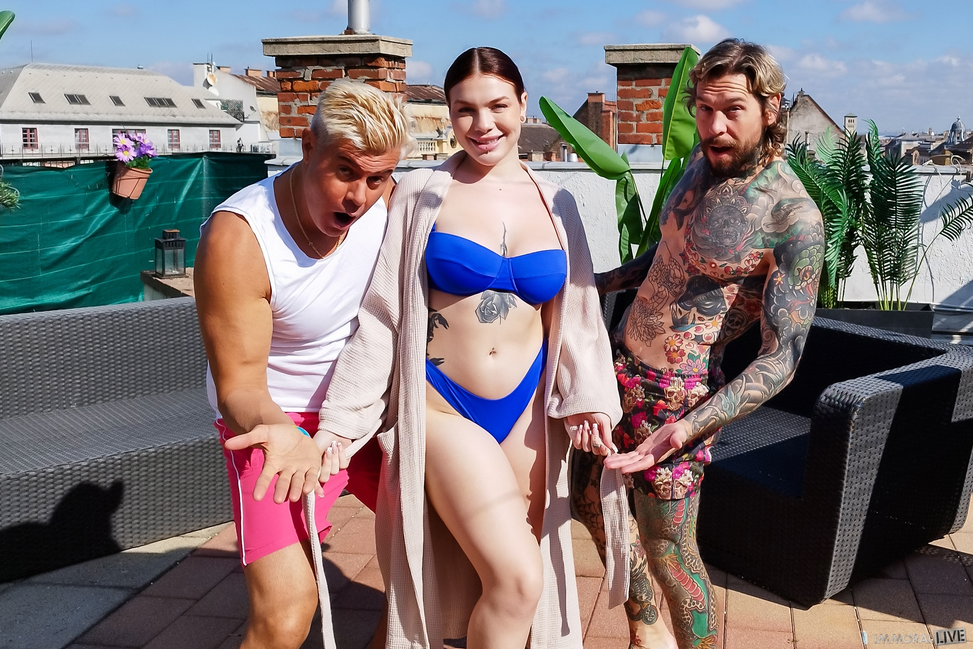 FAT ASS REDHEAD FREAK APRA SHAY SQUIRTS AFTER SPA DAY