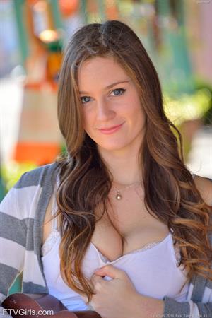 Summer FTV Nude Pictures Summer Explicit Musician