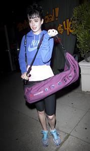 Krysten Ritter - Wearing spandex leaving Moshka Yoga LA in Los Angeles (May 29, 2012)