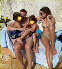 Cynthia Nabozny, American Singer

