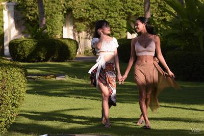 Chloe & Sowan: Coffee And Milk