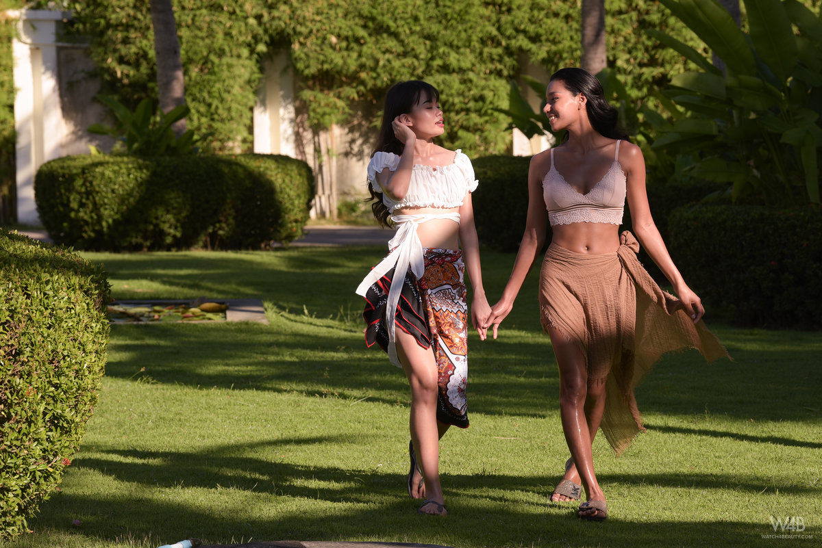 Chloe & Sowan: Coffee And Milk