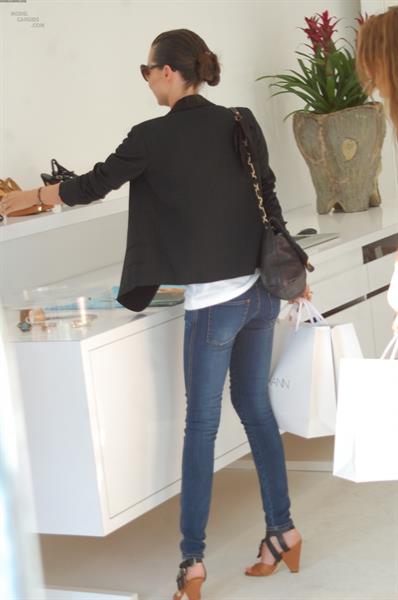 Miranda Kerr - ass