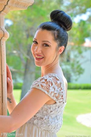 Carrie-II FTV Nude Pictures Like A Bridesmaid