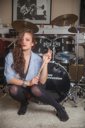 Hailee Fox Nude Pictures Playing The Drums