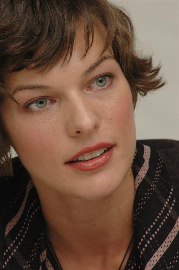 Milla Jovovich - Yoram Kahana Portraits 2006 