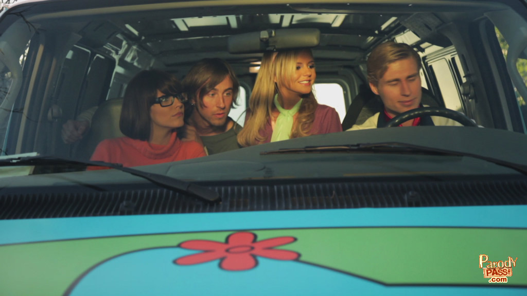 Scooby Doo - Bobbi Starr & Bree Olson & Lily LaBeau