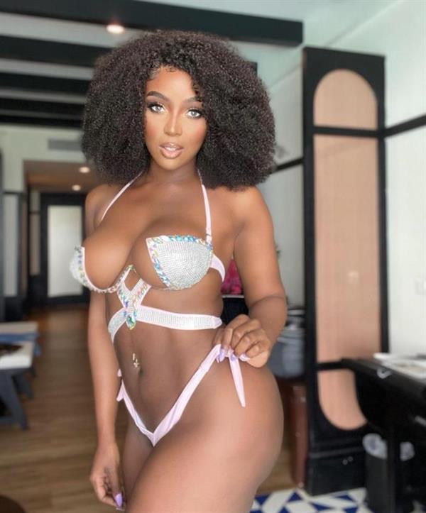 Amara La Negra