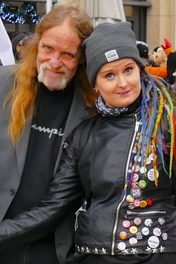 Sindy Malsch Selfie Pictures Flittchen Sindy Kellnerin aus Erfurt
Dicklinde *OFFICIAL*@fatherfucker666