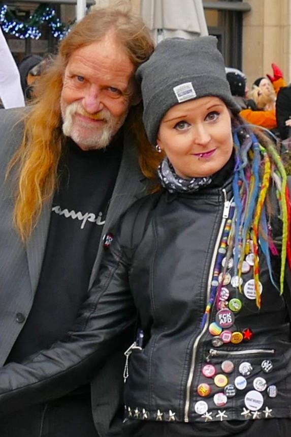 Flittchen Sindy Kellnerin aus Erfurt
Dicklinde *OFFICIAL*@fatherfucker666
