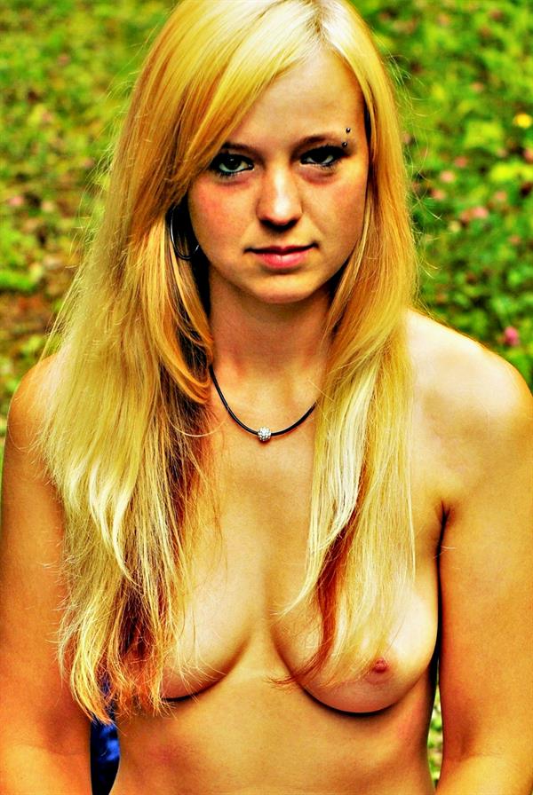 Model Tina Abel
geb. am 
12.05.1987 
in Erfurt
Photographed 28.Juli 2013 
Model Tina has wonderful medium tits and a smooth shaved cunt
Photographed 28.Juli 2013  By Dirk Waldi Waldhauer