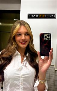 Sydney taking a selfie