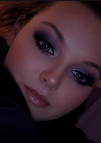 Mikayla Watson taking a selfie
