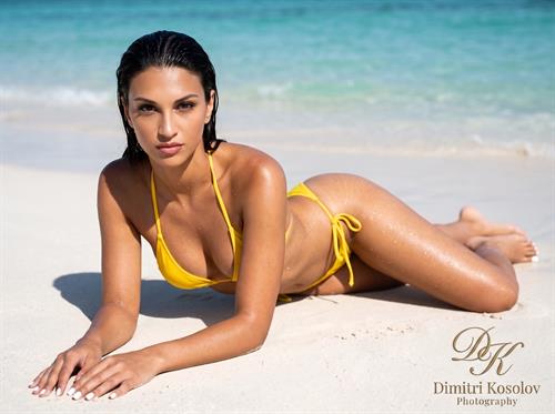 Filiz Yildiz Selfie Pictures Caribbean Shooting