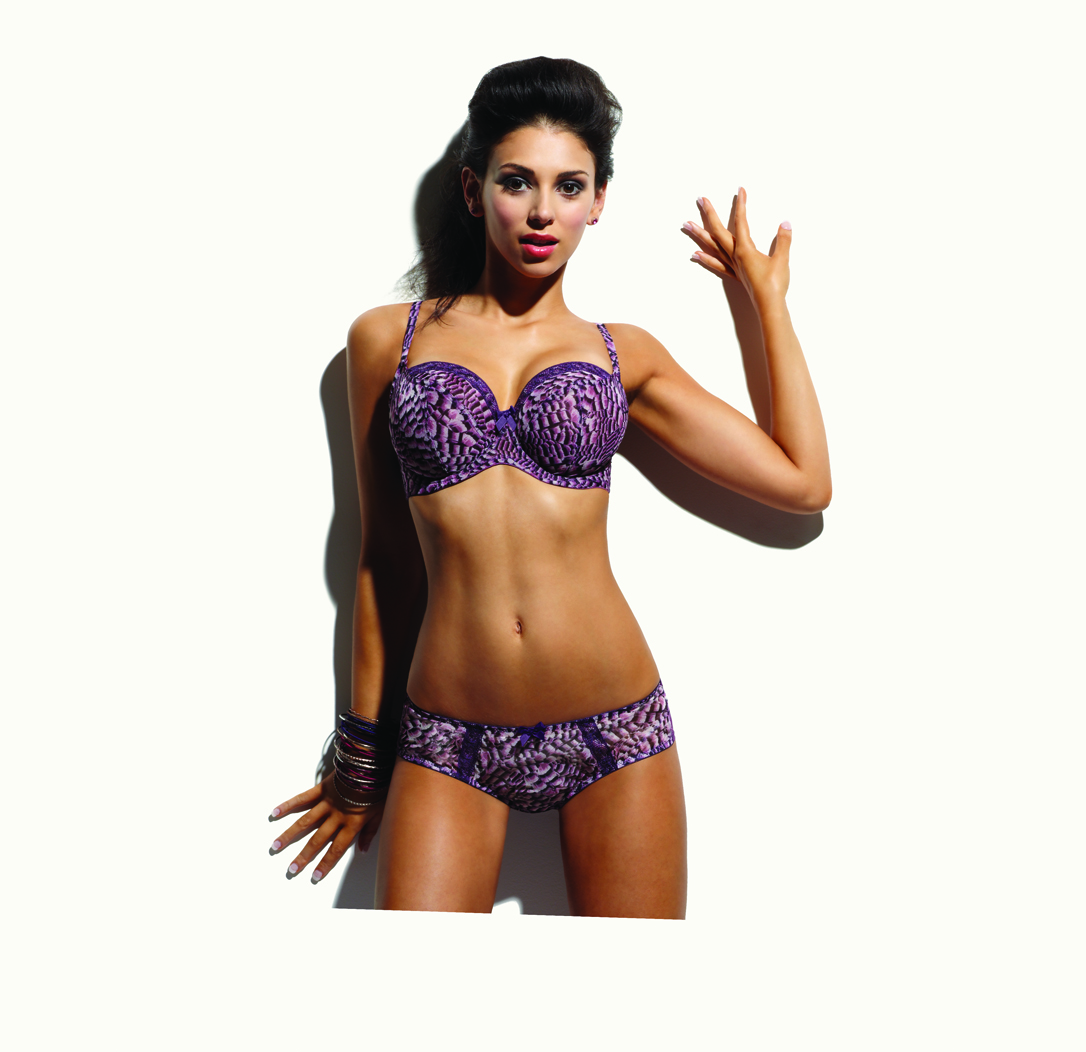 Georgia Salpa in lingerie