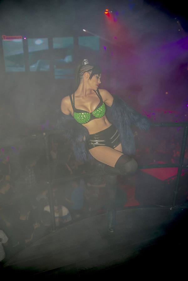 Jessica Sutta in lingerie