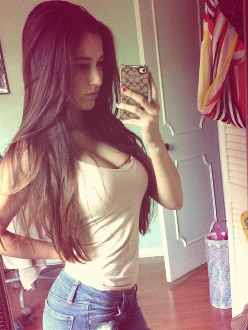 Angie Varona taking a selfie