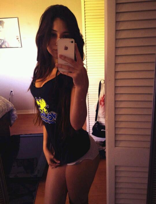 Angie Varona taking a selfie