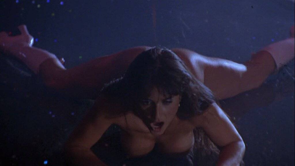 Demi Moore - tits and ass