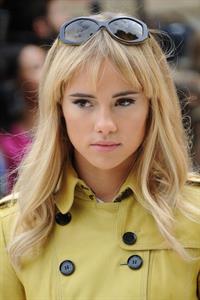Suki Waterhouse