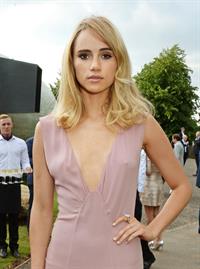 Suki Waterhouse