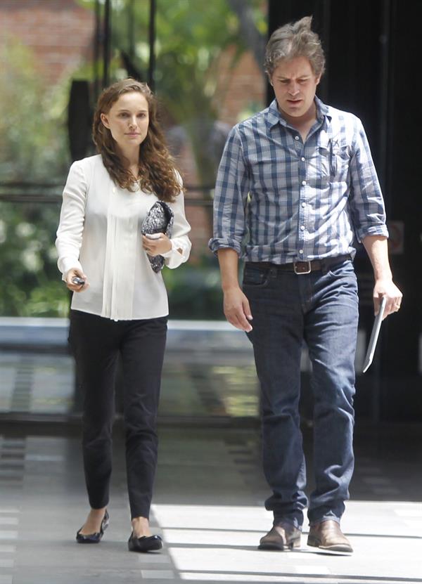 Natalie Portman - Exits an office building in Beverly Hills - August 10, 2012