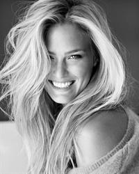Bar Refaeli
