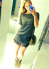 Bar Refaeli taking a selfie