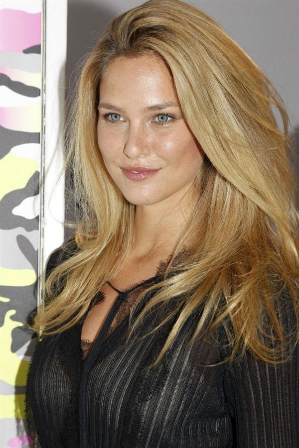 Bar Refaeli