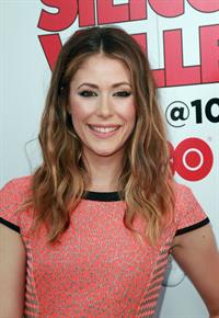 Amanda Crew