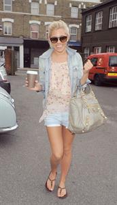 Mollie King