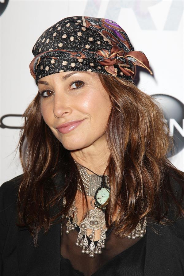 Gina Gershon