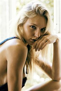 Samantha Cannon for P Magazine by Nat Lanyon