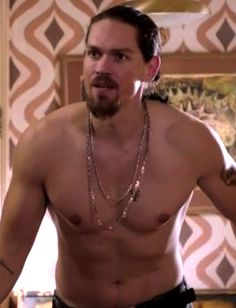 Steve Howey
