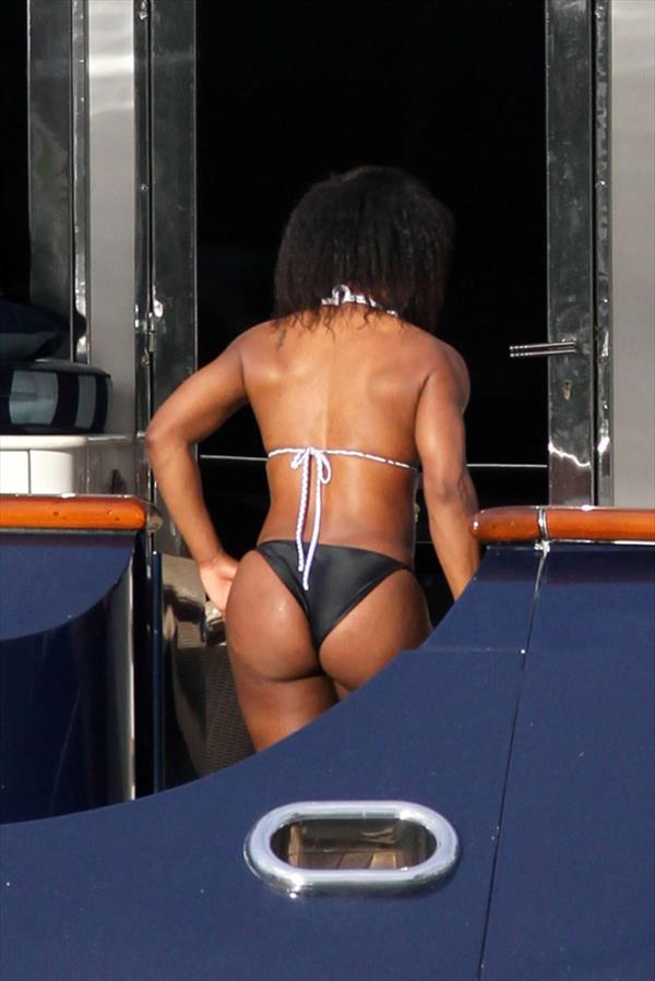 Serena Williams in a bikini - ass