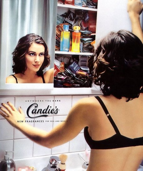 Alyssa Milano in lingerie